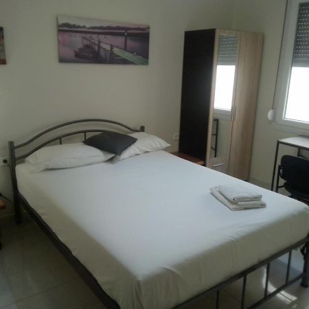 Room To Rent-Shared Wc Кавала Екстериор снимка